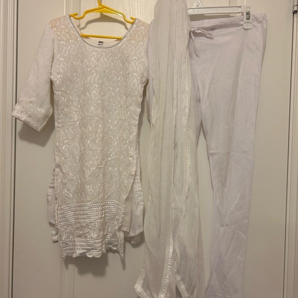 Girls White 3-Piece Kurti Set – Size 24